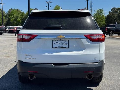 Used 2021 Chevrolet Traverse LT w/ LPO, Floor Liner Package FWD image 4