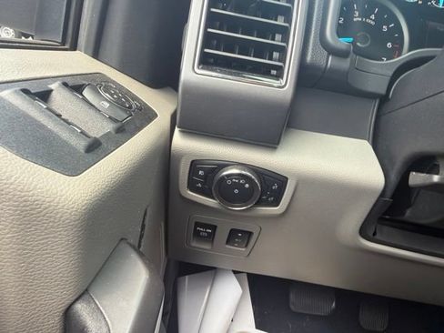 Used 2020 Ford F150 XLT w/ Equipment Group 302A Luxury AWD/4WD image 45