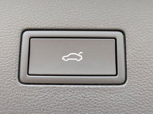 New 2026 Volkswagen Atlas SE image 14