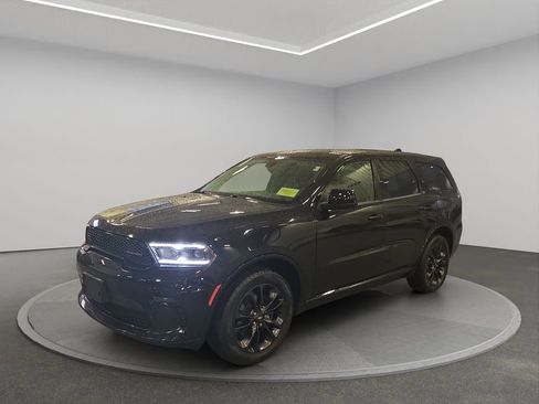Used 2021 Dodge Durango SXT AWD/4WD image 2