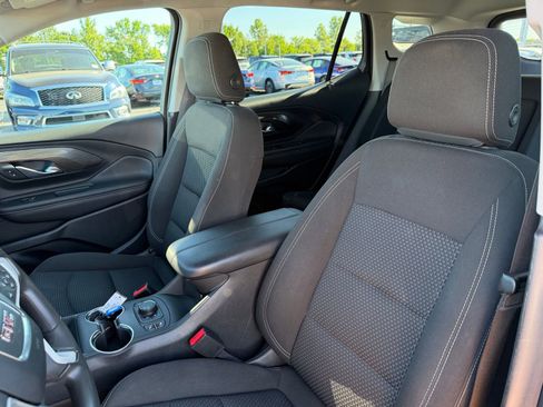 Used 2022 GMC Terrain SLE w/ Driver Convenience Package FWD image 13