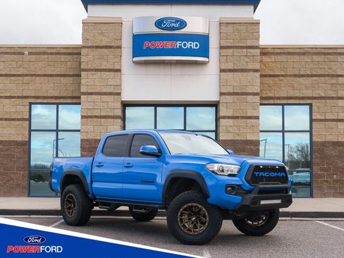 Used 2021 Toyota Tacoma TRD Off-Road image 1