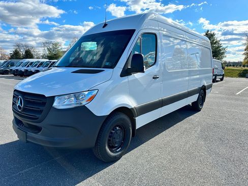 Used 2026 Mercedes-Benz Sprinter 2500 image 8