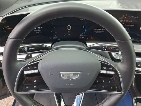 Certified 2024 Cadillac Lyriq Luxury AWD/4WD image 18