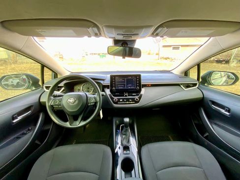 Used 2020 Toyota Corolla LE image 30