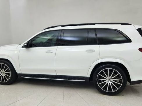 Used 2025 Mercedes-Benz GLS 450 4MATIC image 4