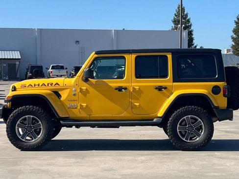 Used 2019 Jeep Wrangler Unlimited Sahara image 6