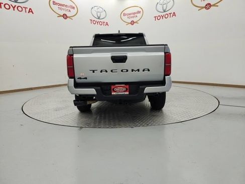 Used 2026 Toyota Tacoma SR5 AWD/4WD image 7