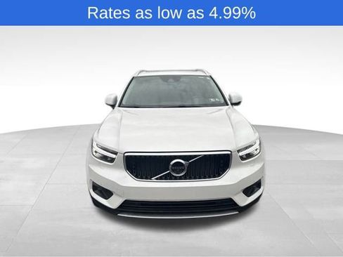 Certified 2022 Volvo XC40 T5 Momentum image 23