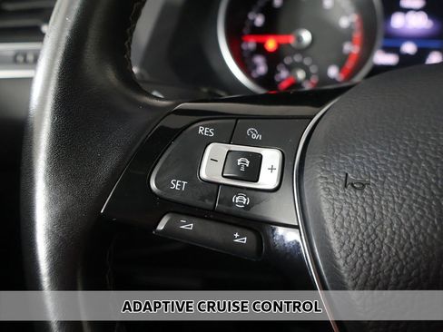 Used 2021 Volkswagen Tiguan SE R-Line image 4