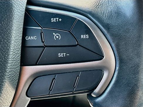 Used 2019 Jeep Grand Cherokee Limited AWD/4WD image 37