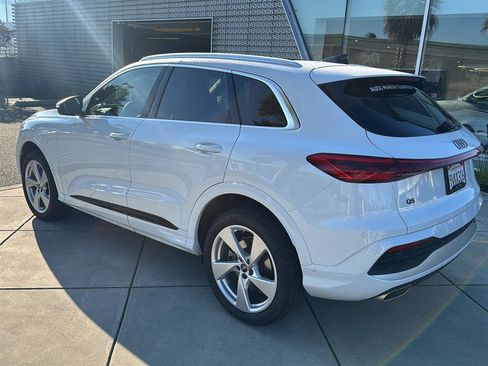 Used 2025 Audi Q5 Premium Plus w/ Premium Plus image 8