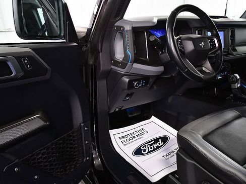 Used 2023 Ford Bronco Black Diamond AWD/4WD image 16