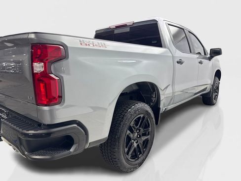 Used 2025 Chevrolet Silverado 1500 LT Trail Boss w/ Convenience Package II AWD/4WD image 13