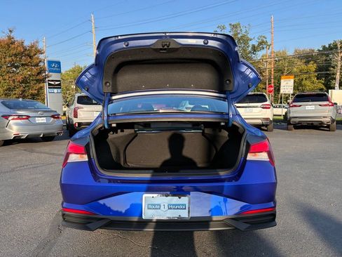 Used 2023 Hyundai Elantra SEL FWD image 11