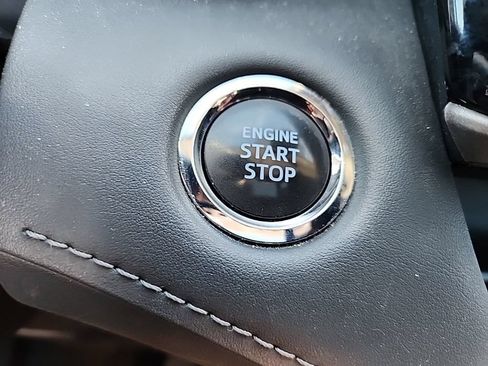 Used 2022 Toyota Highlander XLE AWD/4WD image 24