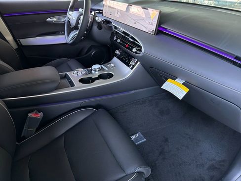New 2026 Genesis GV70 2.5T Advanced AWD/4WD image 16