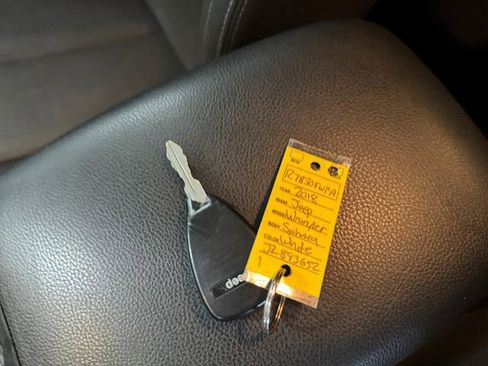 Used 2018 Jeep Wrangler Unlimited Sahara image 26