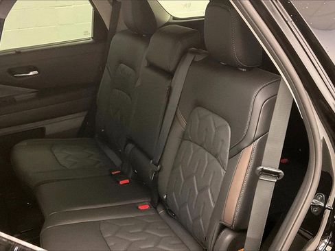 New 2026 Nissan Pathfinder Platinum image 10