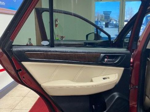 Used 2018 Subaru Outback 2.5i Limited image 10