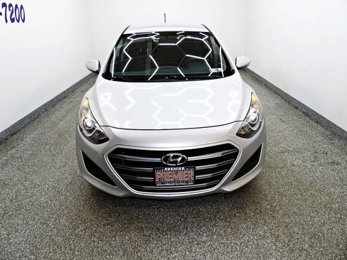 Used 2016 Hyundai Elantra GT FWD image 2