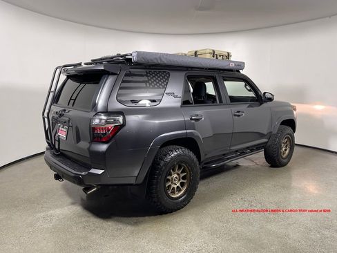Used 2018 Toyota 4Runner TRD Off-Road image 3