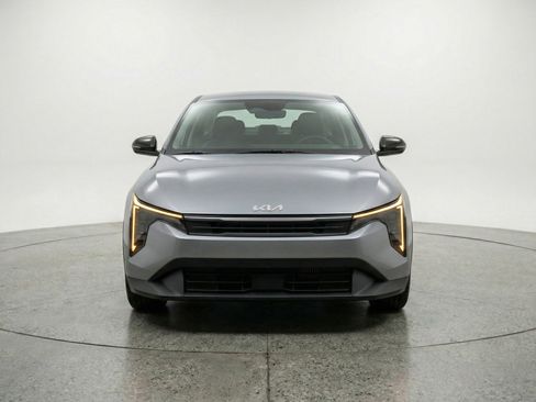 Used 2025 Kia K4 FWD image 2