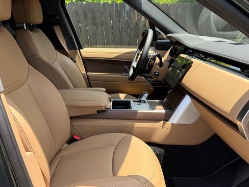 New 2026 Land Rover Range Rover Long Wheelbase SE AWD/4WD image 11