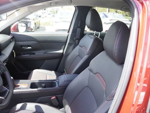 Certified 2025 Nissan Kicks SR FWD image 16