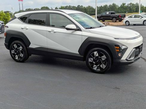 Used 2025 Hyundai Kona SEL AWD/4WD image 2