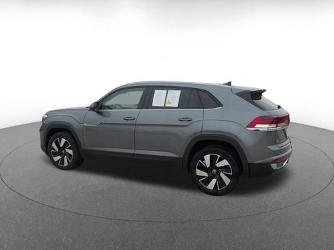 Used 2025 Volkswagen Atlas Cross Sport SE image 10