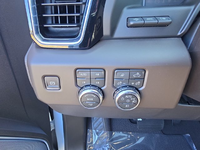 New 2026 GMC Sierra 1500 Denali w/ Technology Package AWD/4WD image 22