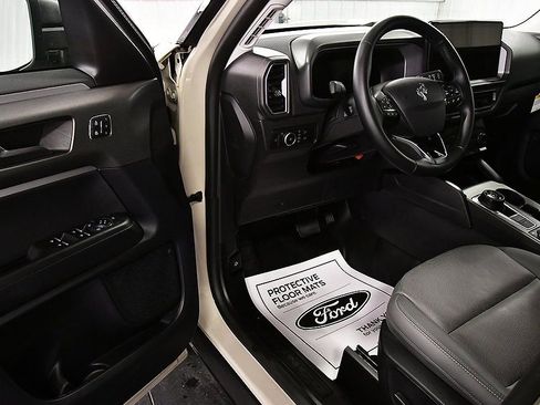 Used 2025 Ford Bronco Sport Badlands image 15