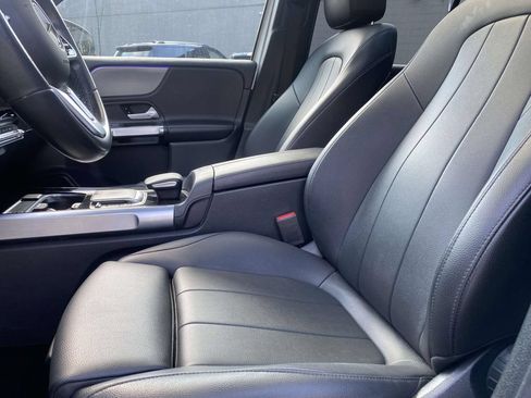 Used 2022 Mercedes-Benz GLB 250 w/ Premium Package Lite image 14