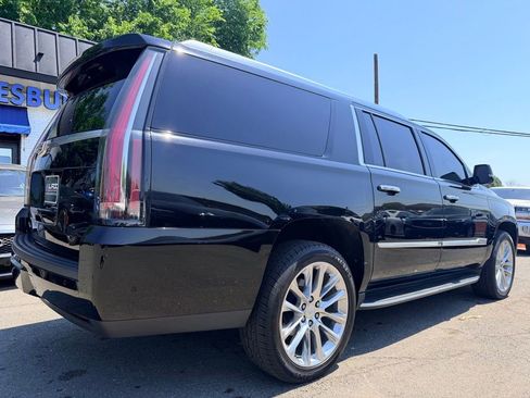 Used 2017 Cadillac Escalade ESV Luxury AWD/4WD image 3