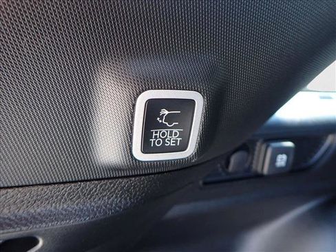 New 2025 Jeep Grand Cherokee Laredo X w/ Luxury Tech Group I image 9