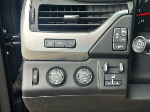 Used 2017 Chevrolet Tahoe Premier AWD/4WD image 19