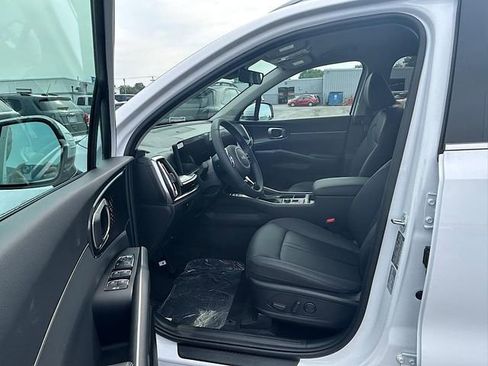 New 2025 Kia Sorento S image 14