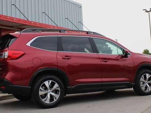 Used 2025 Subaru Ascent Premium AWD/4WD image 16