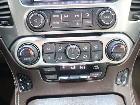 Used 2017 Chevrolet Suburban Premier AWD/4WD image 39