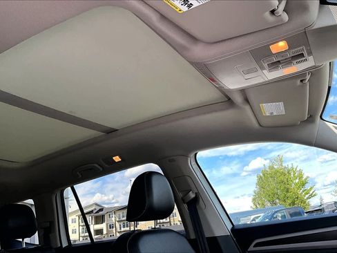 Used 2019 Volkswagen Atlas SE w/ Panoramic Sunroof Package AWD/4WD image 30
