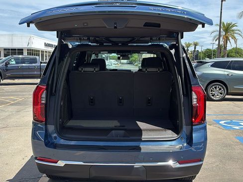New 2026 GMC Yukon Elevation RWD image 18