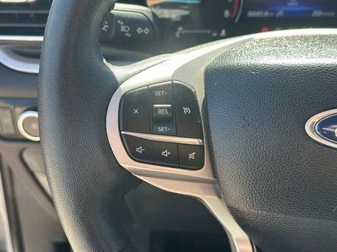 Used 2024 Ford Explorer XLT w/ Equipment Group 202A AWD/4WD image 23