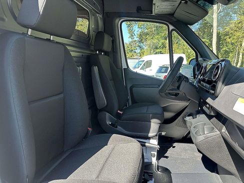 New 2025 Mercedes-Benz Sprinter 2500 image 6