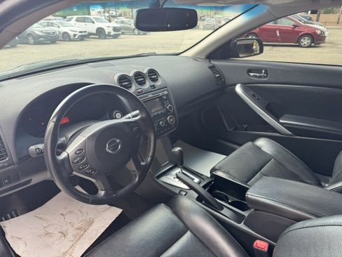 Used 2010 Nissan Altima 2.5 S w/ Premium Pkg image 10