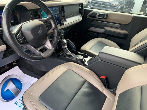 Used 2022 Ford Bronco Wildtrak image 11