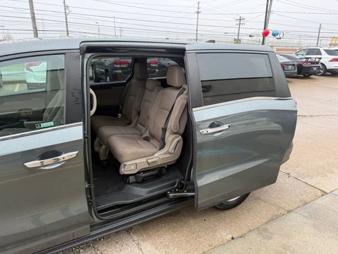 Used 2019 Honda Odyssey EX image 18