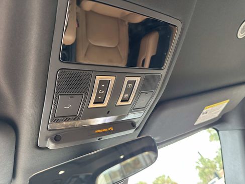 Used 2024 Land Rover Defender 110 S image 32