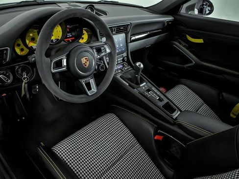 Used 2018 Porsche 911 Carrera T RWD image 13