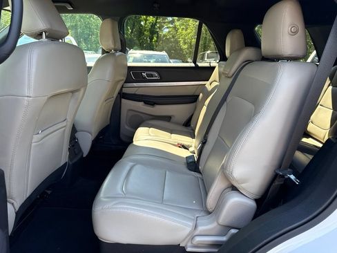 Used 2019 Ford Explorer XLT w/ Equipment Group 202A AWD/4WD image 13